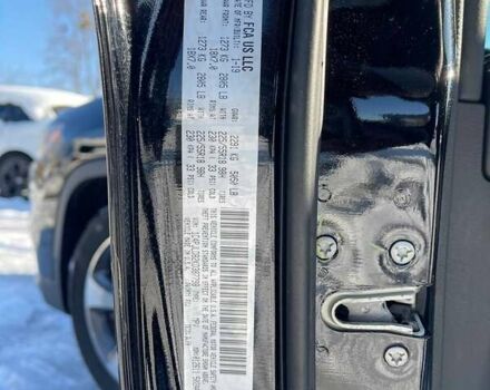 Чорний Джип Cherokee, об'ємом двигуна 2.36 л та пробігом 34 тис. км за 18000 $, фото 31 на Automoto.ua