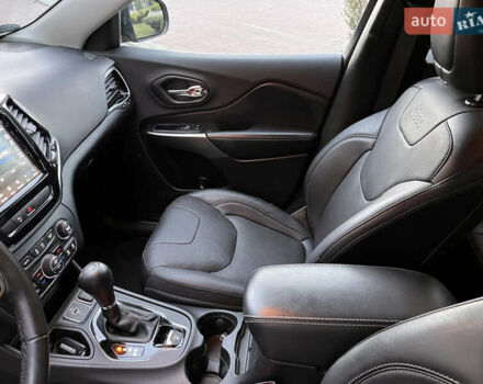 Чорний Джип Cherokee, об'ємом двигуна 2.36 л та пробігом 33 тис. км за 20500 $, фото 49 на Automoto.ua