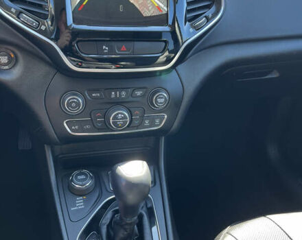 Черный Джип Чероки, объемом двигателя 3.24 л и пробегом 90 тыс. км за 21000 $, фото 21 на Automoto.ua