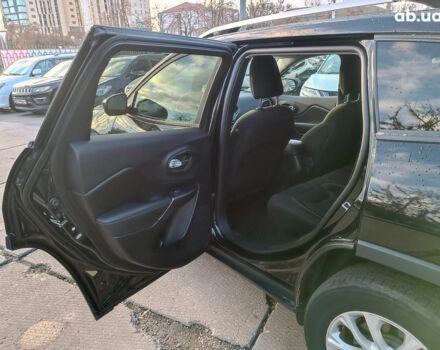 Чорний Джип Cherokee, об'ємом двигуна 2.4 л та пробігом 32 тис. км за 17940 $, фото 12 на Automoto.ua
