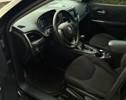 Джип Cherokee 2019 у Жмеренке на Automoto.ua Чорний Джип Cherokee, об'ємом двигуна 0 л та пробігом 76 тис. км за 16500 $, фото 10 на Automoto.ua