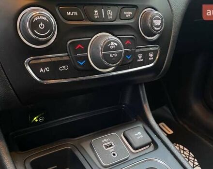 Черный Джип Чероки, объемом двигателя 2.36 л и пробегом 142 тыс. км за 17000 $, фото 21 на Automoto.ua