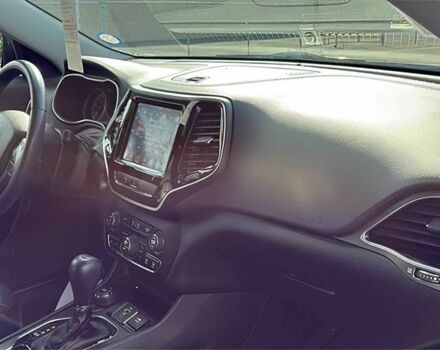 Джип Чероки 2019 в Ужгороде на Automoto.ua Черный Джип Чероки, объемом двигателя 3.2 л и пробегом 62 тыс. км за 12000 $, фото 10 на Automoto.ua