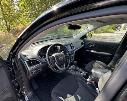 Чорний Джип Cherokee, об'ємом двигуна 2.36 л та пробігом 30 тис. км за 18000 $, фото 7 на Automoto.ua