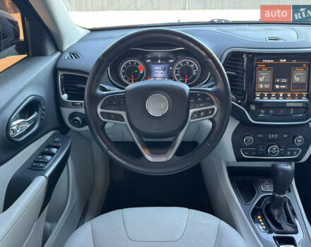 Чорний Джип Cherokee, об'ємом двигуна 3.24 л та пробігом 127 тис. км за 16500 $, фото 8 на Automoto.ua