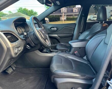 Черный Джип Чероки, объемом двигателя 2 л и пробегом 44 тыс. км за 8700 $, фото 9 на Automoto.ua