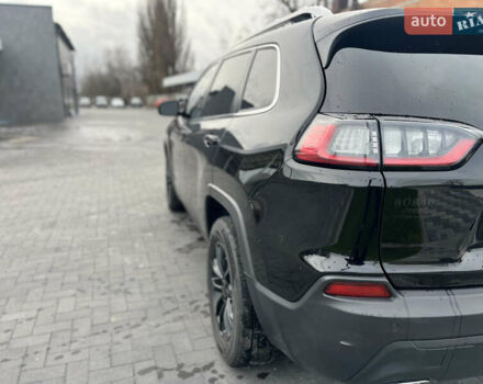 Чорний Джип Cherokee, об'ємом двигуна 3.24 л та пробігом 172 тис. км за 14999 $, фото 7 на Automoto.ua