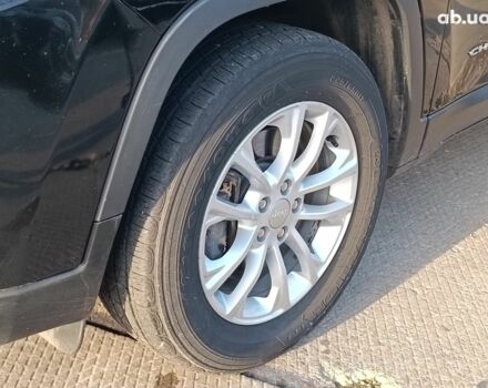 Чорний Джип Cherokee, об'ємом двигуна 2.4 л та пробігом 32 тис. км за 17940 $, фото 3 на Automoto.ua