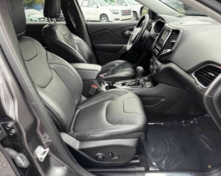 Черный Джип Чероки, объемом двигателя 3.2 л и пробегом 33 тыс. км за 11000 $, фото 10 на Automoto.ua