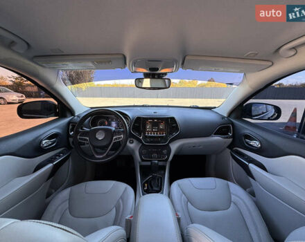 Чорний Джип Cherokee, об'ємом двигуна 3.24 л та пробігом 127 тис. км за 16500 $, фото 9 на Automoto.ua