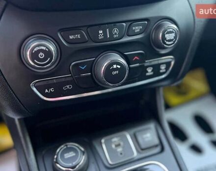 Чорний Джип Cherokee, об'ємом двигуна 2.36 л та пробігом 89 тис. км за 17300 $, фото 20 на Automoto.ua