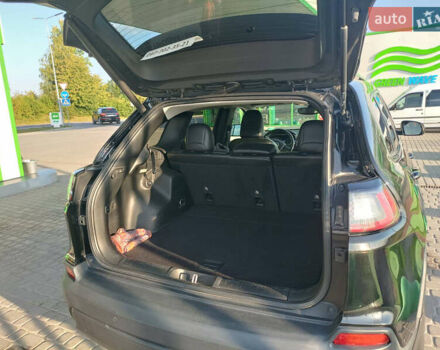 Чорний Джип Cherokee, об'ємом двигуна 2.36 л та пробігом 115 тис. км за 17000 $, фото 4 на Automoto.ua