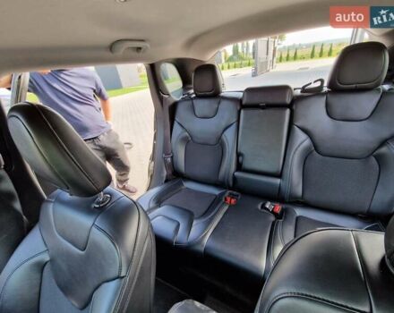 Чорний Джип Cherokee, об'ємом двигуна 2.4 л та пробігом 64 тис. км за 18000 $, фото 13 на Automoto.ua