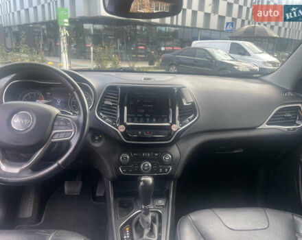 Черный Джип Чероки, объемом двигателя 2.36 л и пробегом 166 тыс. км за 16000 $, фото 12 на Automoto.ua