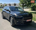 Чорний Джип Cherokee, об'ємом двигуна 2 л та пробігом 122 тис. км за 19900 $, фото 1 на Automoto.ua