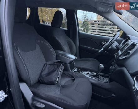 Чорний Джип Cherokee, об'ємом двигуна 2.4 л та пробігом 223 тис. км за 13900 $, фото 58 на Automoto.ua