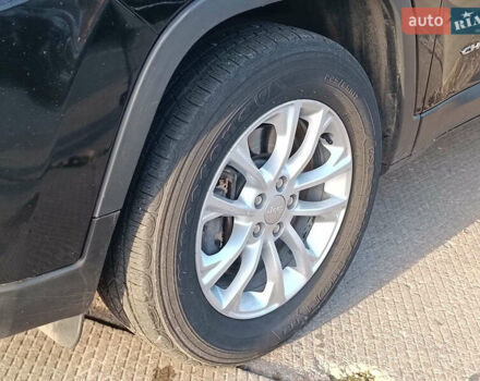 Черный Джип Чероки, объемом двигателя 2.4 л и пробегом 32 тыс. км за 17940 $, фото 3 на Automoto.ua