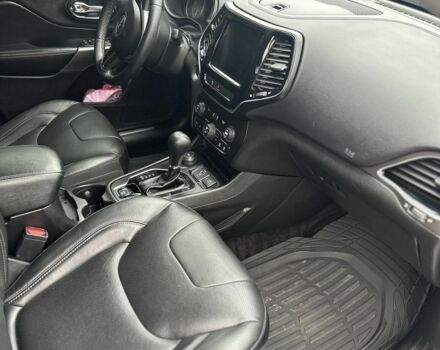 Чорний Джип Cherokee, об'ємом двигуна 3 л та пробігом 130 тис. км за 18300 $, фото 7 на Automoto.ua