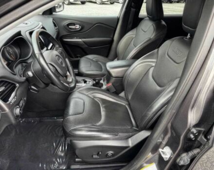 Черный Джип Чероки, объемом двигателя 3.2 л и пробегом 33 тыс. км за 11000 $, фото 8 на Automoto.ua