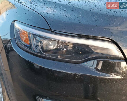 Черный Джип Чероки, объемом двигателя 2.4 л и пробегом 32 тыс. км за 17940 $, фото 4 на Automoto.ua