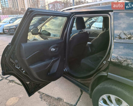 Черный Джип Чероки, объемом двигателя 2.4 л и пробегом 32 тыс. км за 17940 $, фото 12 на Automoto.ua