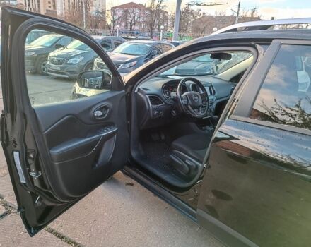 Чорний Джип Cherokee, об'ємом двигуна 2.4 л та пробігом 32 тис. км за 17940 $, фото 17 на Automoto.ua