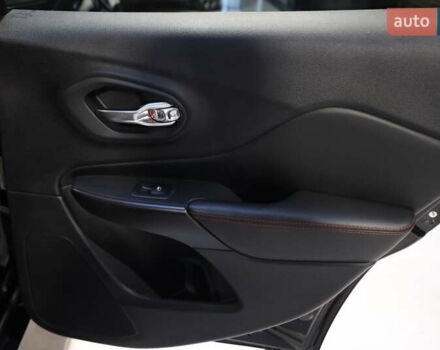 Черный Джип Чероки, объемом двигателя 2.36 л и пробегом 211 тыс. км за 21500 $, фото 40 на Automoto.ua