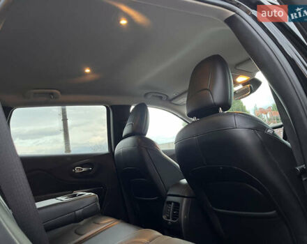 Чорний Джип Cherokee, об'ємом двигуна 2.36 л та пробігом 33 тис. км за 20500 $, фото 32 на Automoto.ua