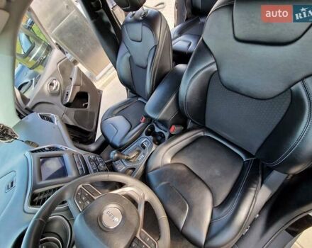 Чорний Джип Cherokee, об'ємом двигуна 2.4 л та пробігом 64 тис. км за 18000 $, фото 15 на Automoto.ua