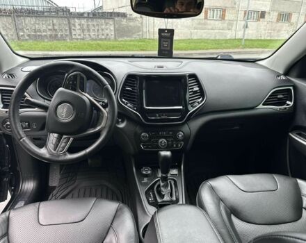 Чорний Джип Cherokee, об'ємом двигуна 3 л та пробігом 130 тис. км за 18300 $, фото 5 на Automoto.ua