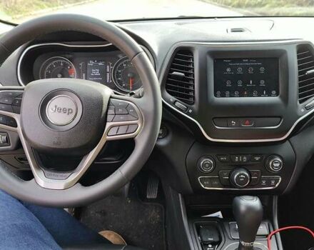 Чорний Джип Cherokee, об'ємом двигуна 2.4 л та пробігом 64 тис. км за 18000 $, фото 10 на Automoto.ua