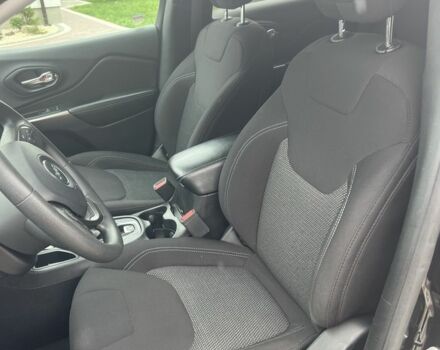 Чорний Джип Cherokee, об'ємом двигуна 2.4 л та пробігом 102 тис. км за 17500 $, фото 2 на Automoto.ua