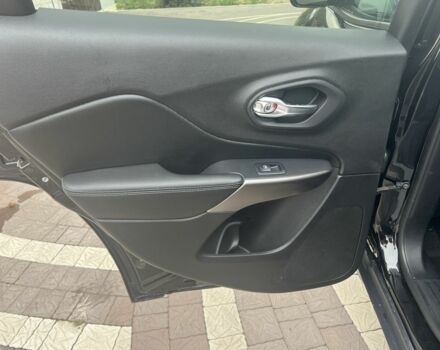 Чорний Джип Cherokee, об'ємом двигуна 2.4 л та пробігом 102 тис. км за 17500 $, фото 12 на Automoto.ua