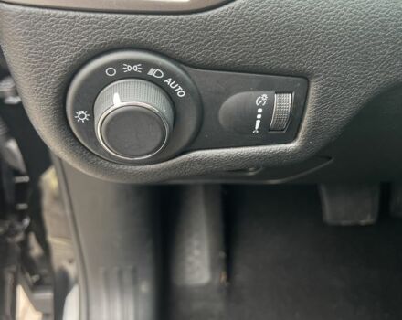 Чорний Джип Cherokee, об'ємом двигуна 2.4 л та пробігом 102 тис. км за 17500 $, фото 10 на Automoto.ua