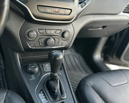 Черный Джип Чероки, объемом двигателя 3.24 л и пробегом 122 тыс. км за 18300 $, фото 13 на Automoto.ua