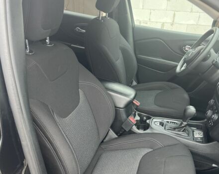 Чорний Джип Cherokee, об'ємом двигуна 2.4 л та пробігом 102 тис. км за 17500 $, фото 4 на Automoto.ua