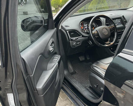 Чорний Джип Cherokee, об'ємом двигуна 2.36 л та пробігом 79 тис. км за 18000 $, фото 15 на Automoto.ua