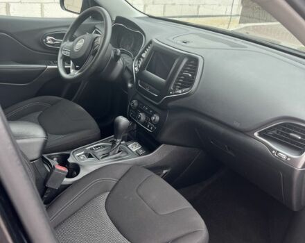 Чорний Джип Cherokee, об'ємом двигуна 2.4 л та пробігом 102 тис. км за 17500 $, фото 3 на Automoto.ua