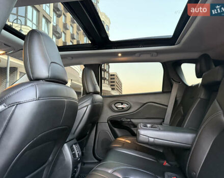 Чорний Джип Cherokee, об'ємом двигуна 2.4 л та пробігом 106 тис. км за 18499 $, фото 17 на Automoto.ua