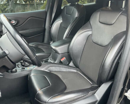 Чорний Джип Cherokee, об'ємом двигуна 2.36 л та пробігом 79 тис. км за 18000 $, фото 19 на Automoto.ua