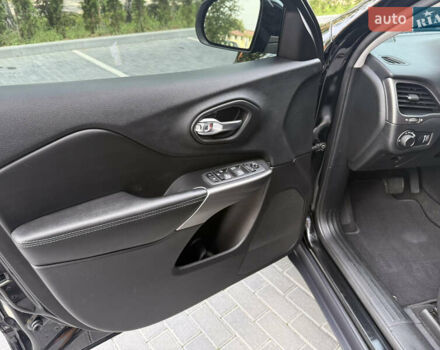 Черный Джип Чероки, объемом двигателя 2.36 л и пробегом 131 тыс. км за 17200 $, фото 33 на Automoto.ua