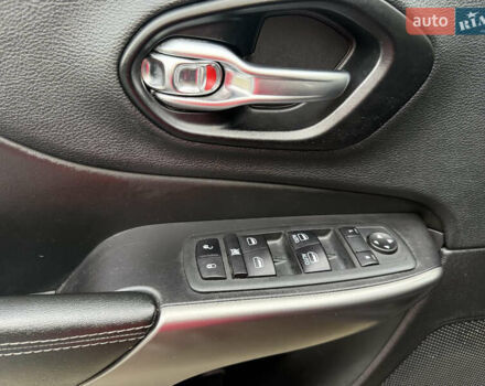 Чорний Джип Cherokee, об'ємом двигуна 3.24 л та пробігом 76 тис. км за 21500 $, фото 19 на Automoto.ua