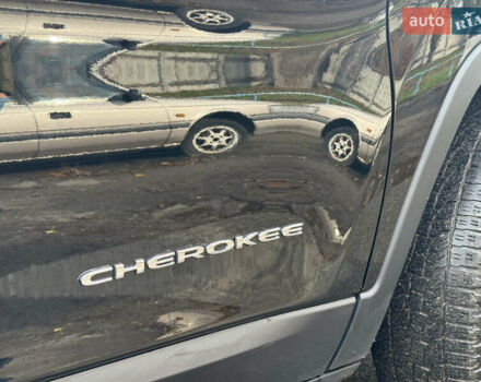 Чорний Джип Cherokee, об'ємом двигуна 3.24 л та пробігом 76 тис. км за 21500 $, фото 1 на Automoto.ua