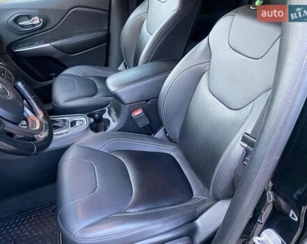 Черный Джип Чероки, объемом двигателя 2.36 л и пробегом 110 тыс. км за 15000 $, фото 4 на Automoto.ua