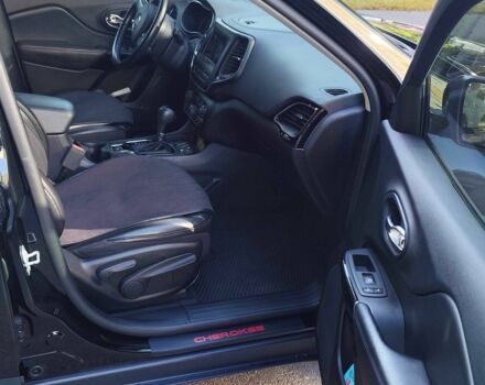 Чорний Джип Cherokee, об'ємом двигуна 2.4 л та пробігом 54 тис. км за 18600 $, фото 6 на Automoto.ua