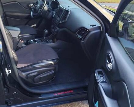 Чорний Джип Cherokee, об'ємом двигуна 2.36 л та пробігом 54 тис. км за 19200 $, фото 7 на Automoto.ua