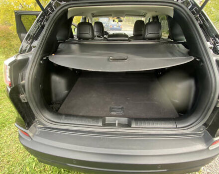 Черный Джип Чероки, объемом двигателя 2.36 л и пробегом 54 тыс. км за 18900 $, фото 4 на Automoto.ua