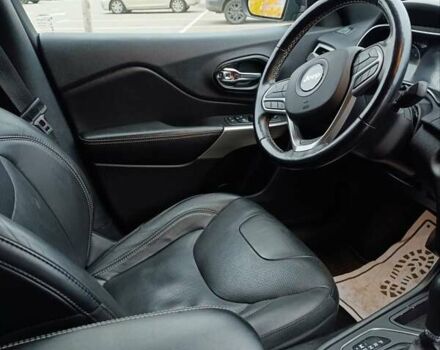 Чорний Джип Cherokee, об'ємом двигуна 3.24 л та пробігом 122 тис. км за 17500 $, фото 2 на Automoto.ua