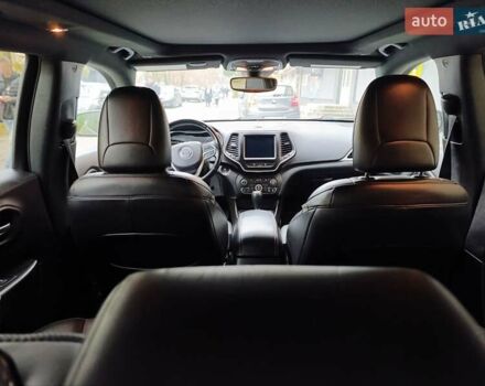 Чорний Джип Cherokee, об'ємом двигуна 3.24 л та пробігом 122 тис. км за 17500 $, фото 13 на Automoto.ua