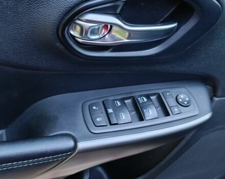 Черный Джип Чероки, объемом двигателя 2.4 л и пробегом 117 тыс. км за 16500 $, фото 4 на Automoto.ua